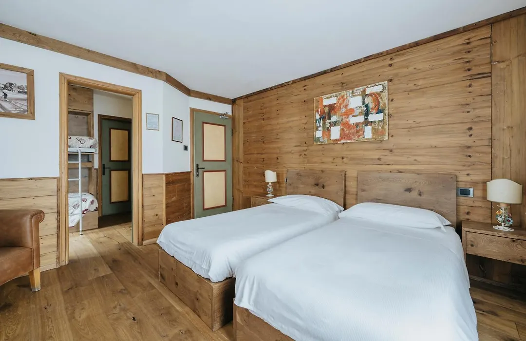 Hotel Corona-1